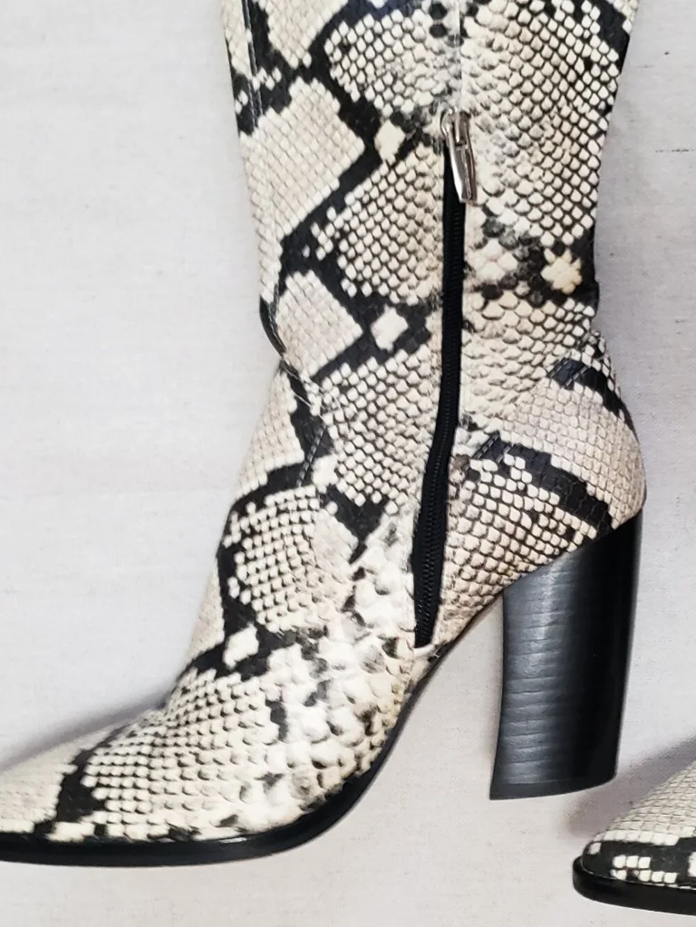 Vince Camuto Women's 8.5M Snakeskin Over The Knee Pointed Toe Block Heel Boots